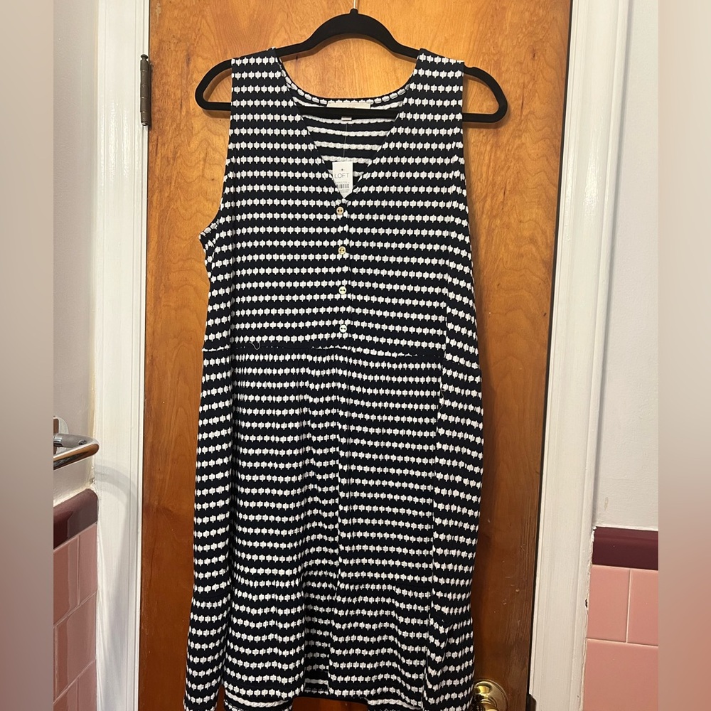 LOFT Black and White Sleeveless Patterned Dress